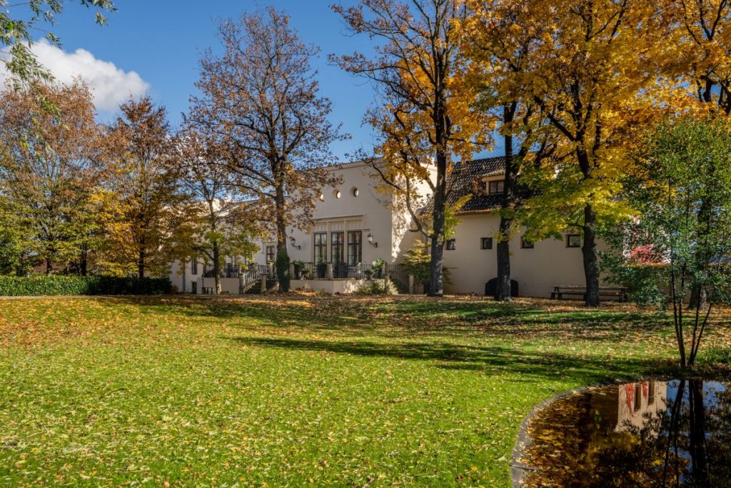 Trnova castle for sale Czechia 5a